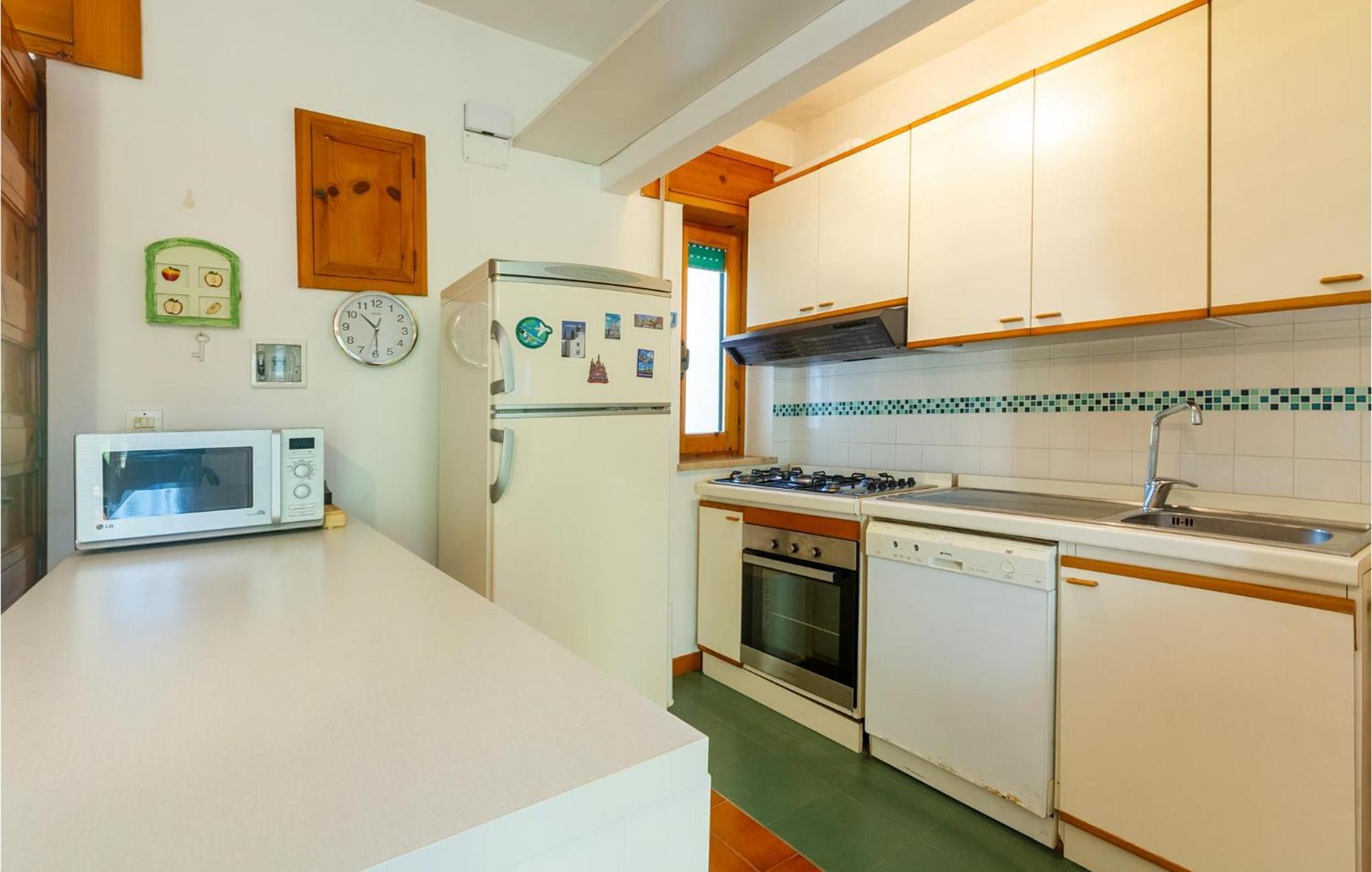 Awesome Home In Manduria With Kitchen Habitación foto